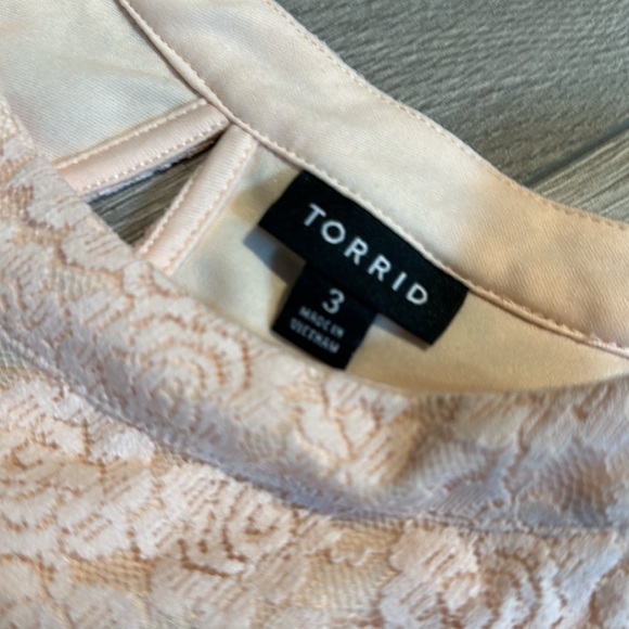 Torrid 3 Pink Lace Tank Top - Picture 2 of 4